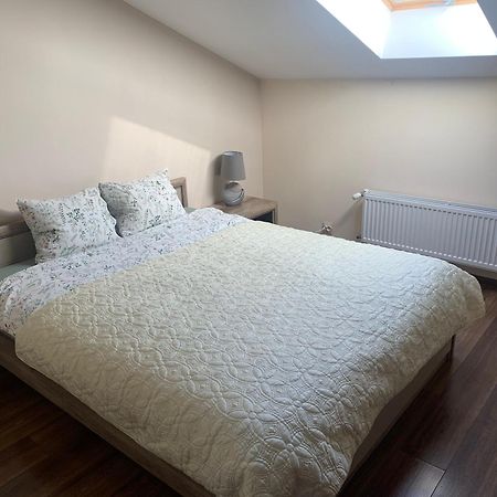 Apartament Bobrzanska - 4 Bedrooms Sypialnie Свидница Экстерьер фото
